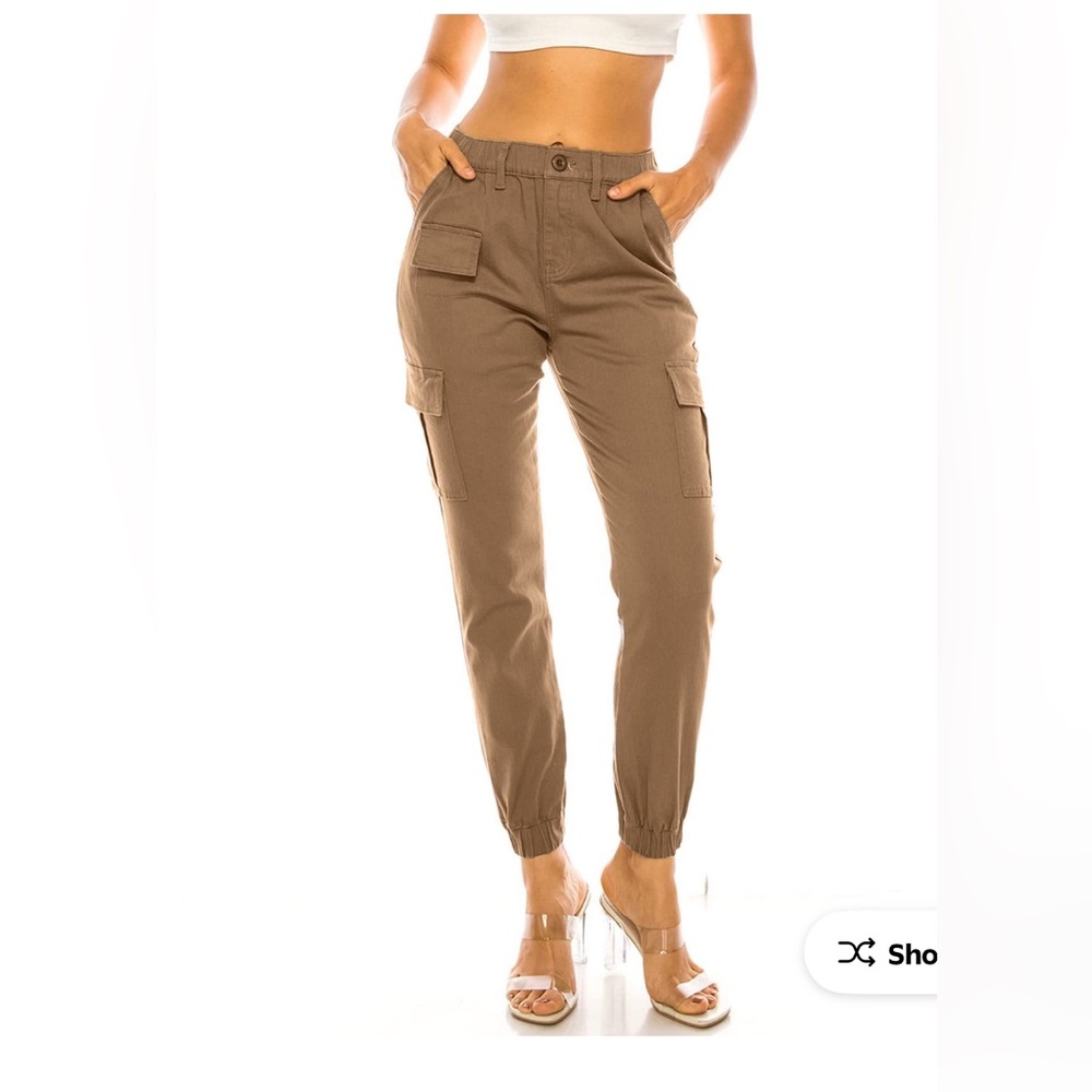 NWOT Garage Tan Jogger Women’s Pants. Sz: XS